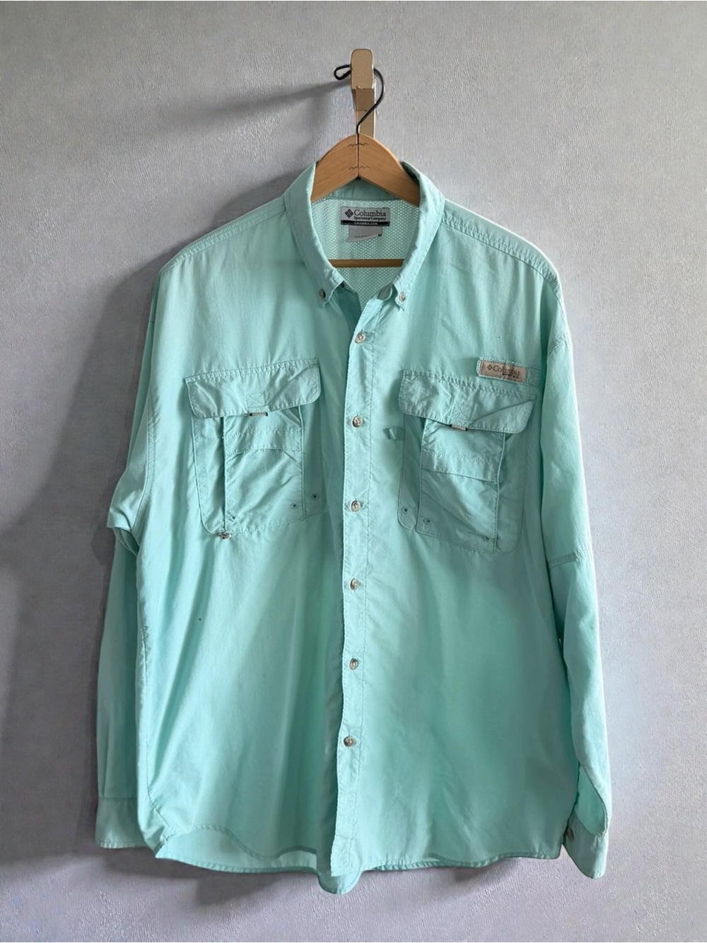 Columbia Men's Light Aqua Button-Up Fishing Shirt